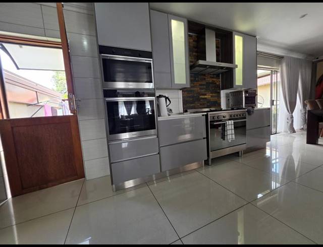 5 BEDROOM HOUSE FOR SALE IN VERWOERDPARK